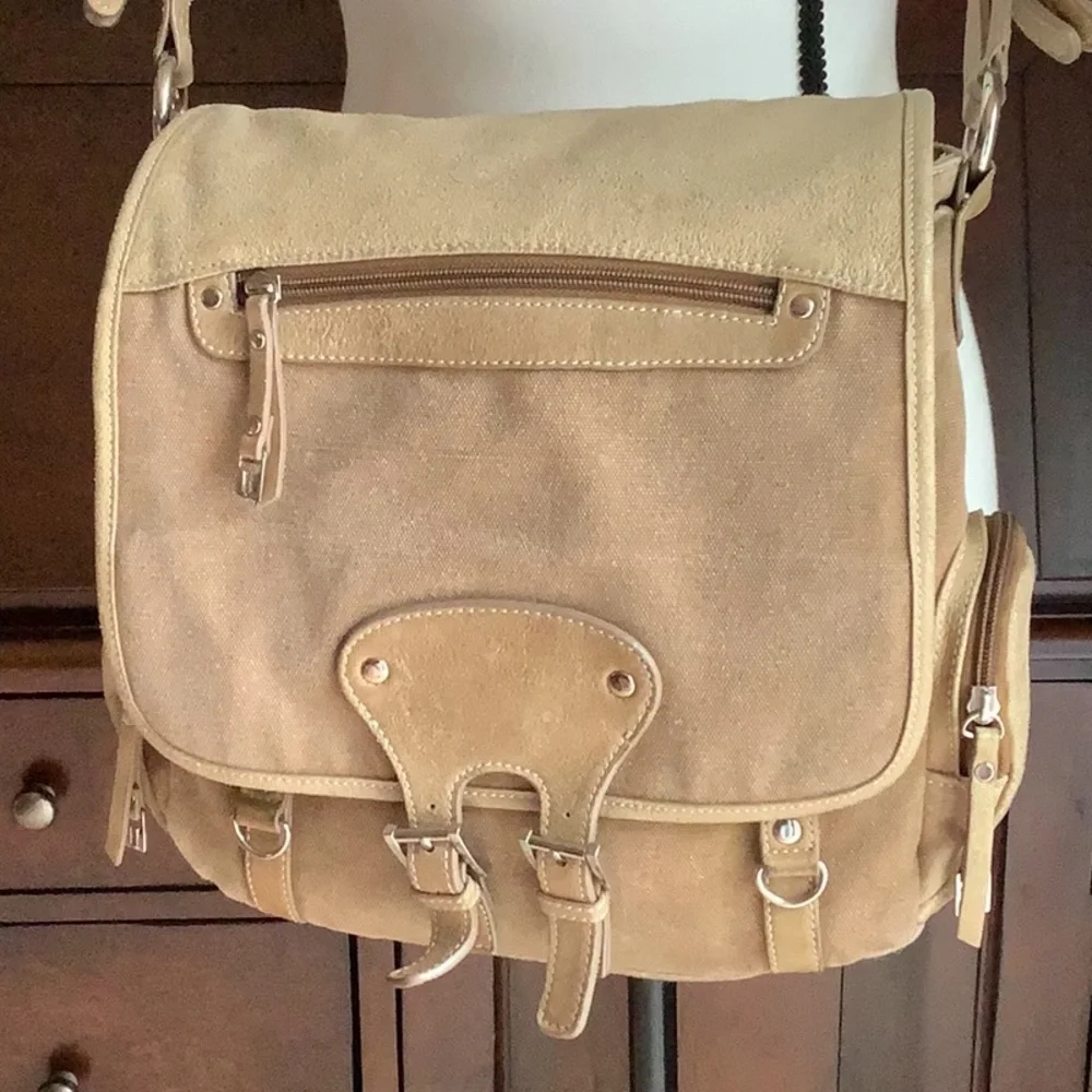 Tomboy Wiz Canvas / Cow Leather Crossbody Bag